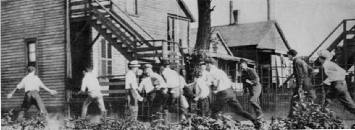 White rioters in Chicago